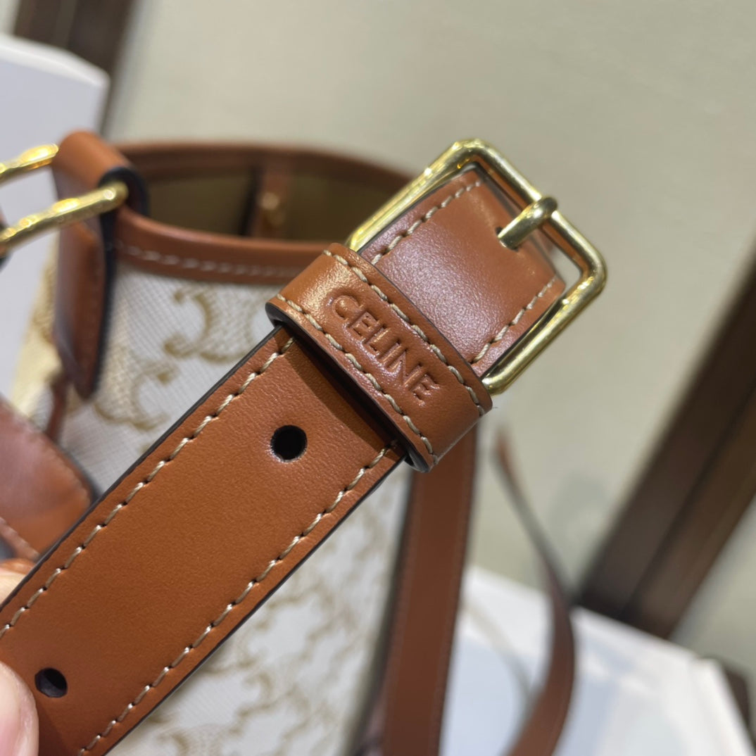 CELINE BUCKET 30 IN WHITE TRIOMPHE CANVAS AND RED BROWN CALFSKIN TRIM