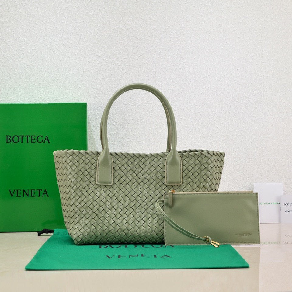 BOTTEGA VENETA Large Cabat 45cm Light Green Lambskin Ghw