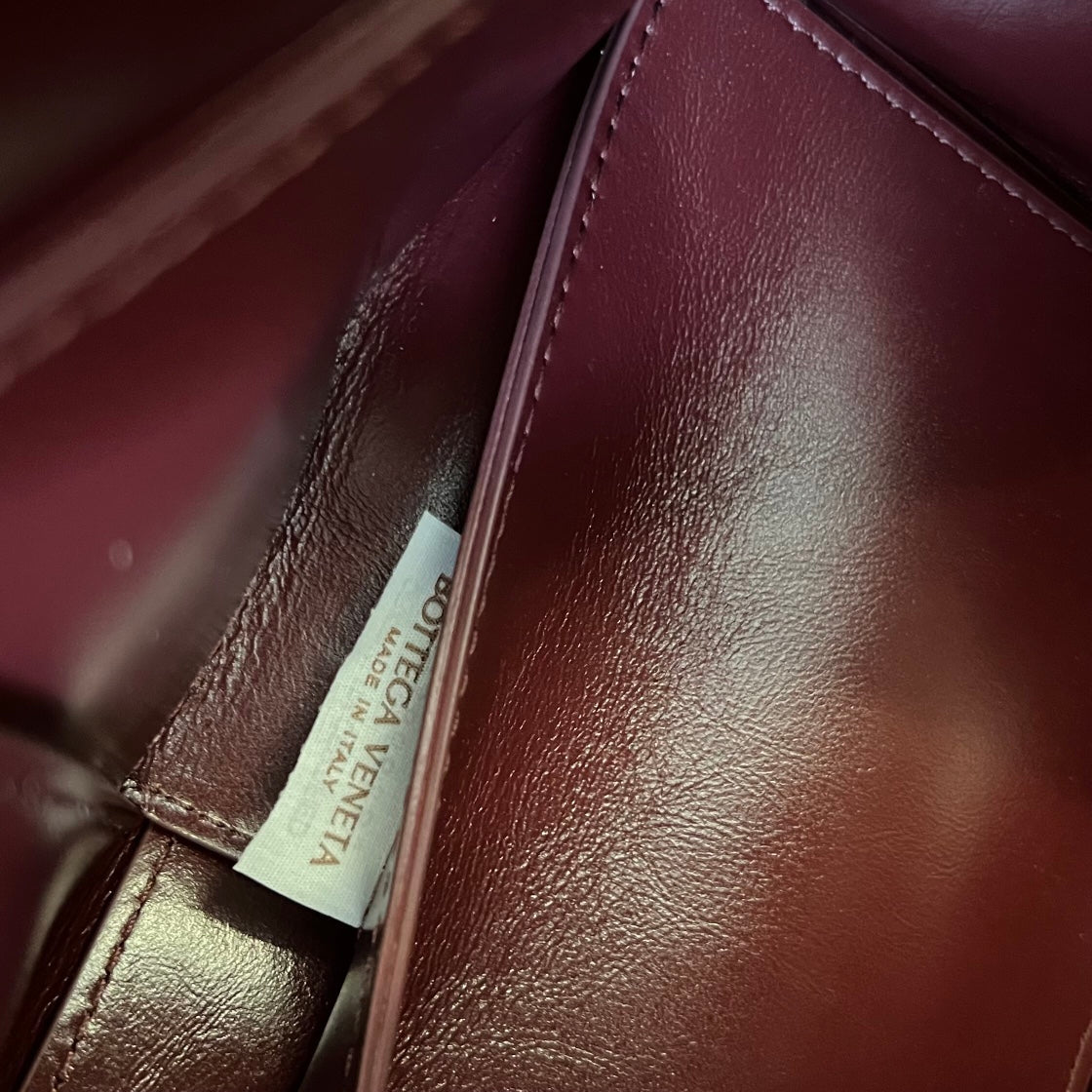 BOTTEGA VENETA SMALL ARCO TOTE 30 IN WINE RED SOFT LAMBSKIN