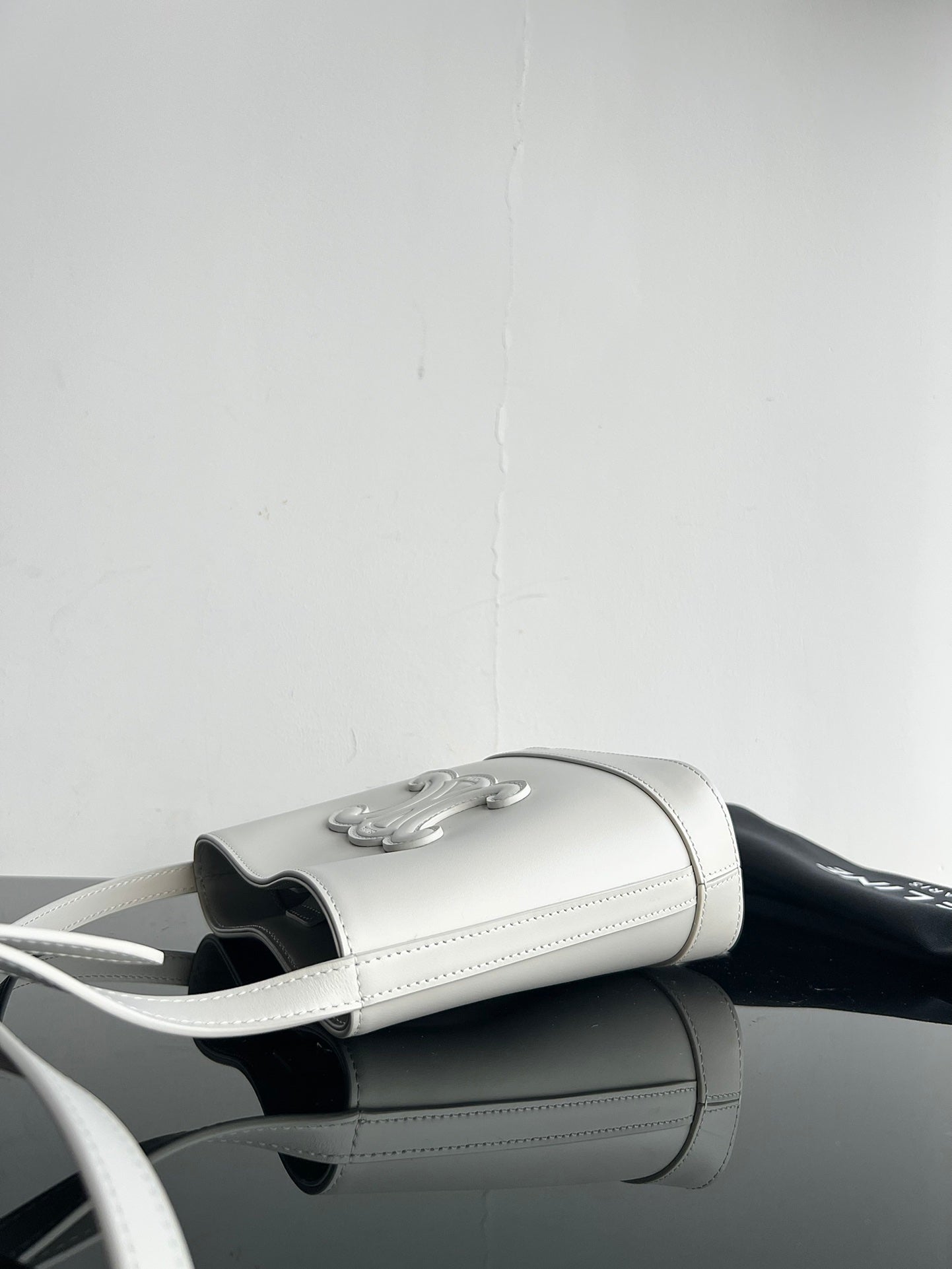 CELINE CUIR TRIPHOME 19 WHITE SMOOTH CALFSKIN BUCKET BAG