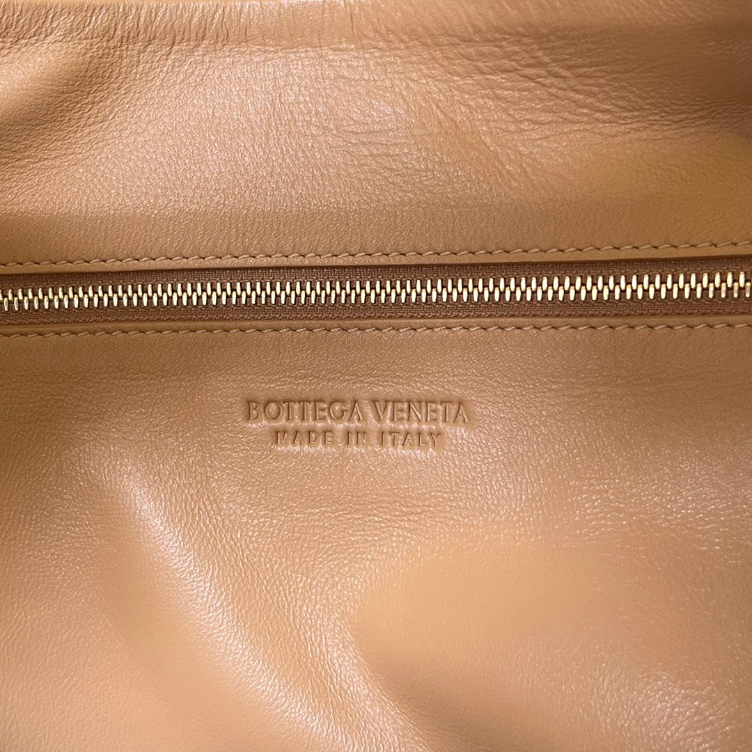 BOTTEGA VENETA SMALL JODIE 48 GOLDEN BROWN CALFSKIN