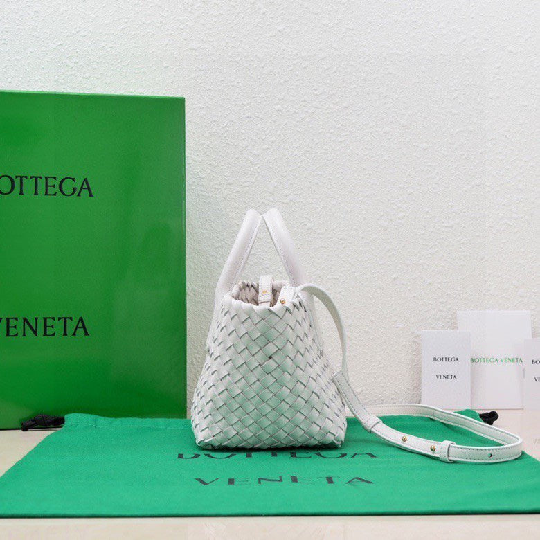 BOTTEGA VENETA Mini Cabat 20cm White Lambskin Ghw