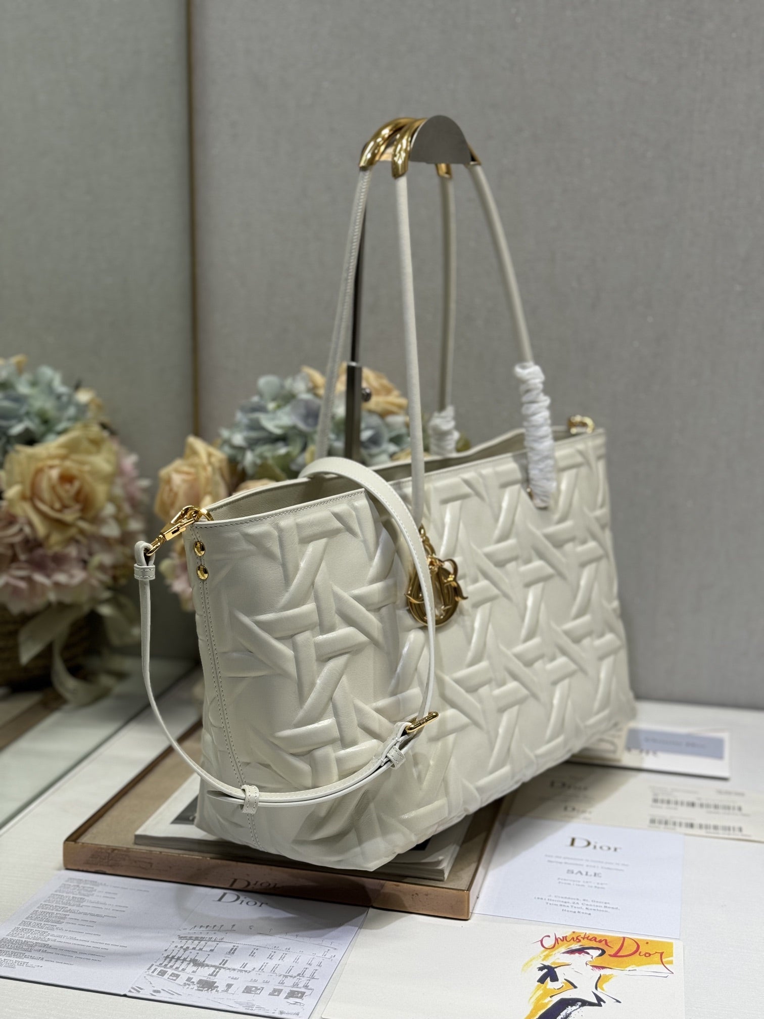 DIOR LARGE 41 TOUJOURS BAG IN WHITE MACROCANNAGE LAMBSKIN