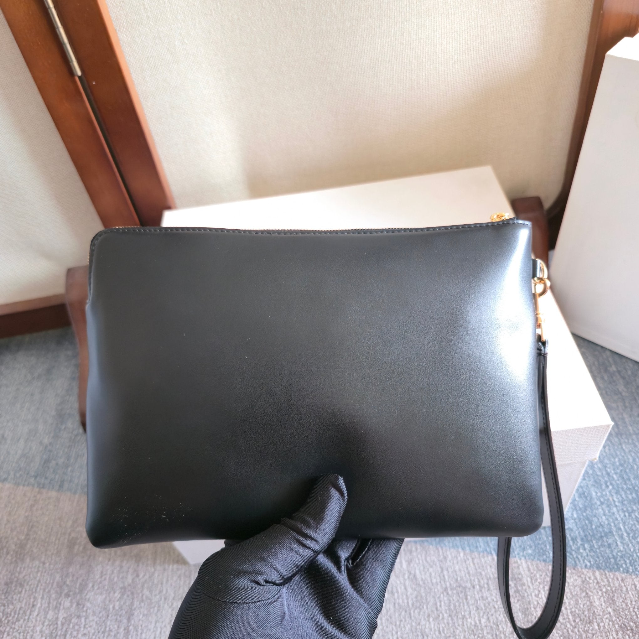CELINE 25S HANDBAG 24MM IN BLACK GLOSSY CALFSKIN