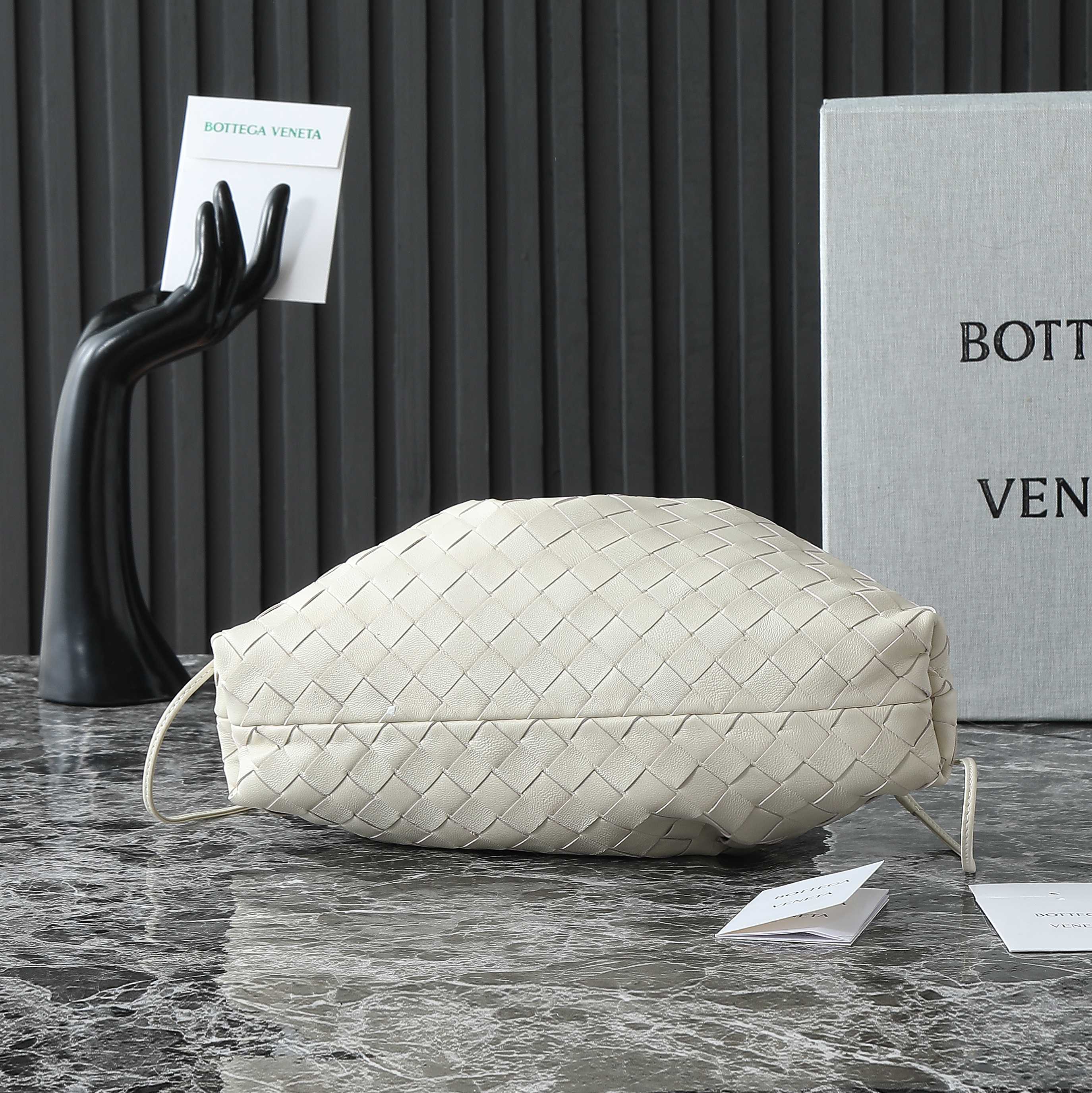 BOTTEGA VENETA 25S DUSTBAG NOTTE 33 IN IVORY CALFSKIN GOLD HARDWARE