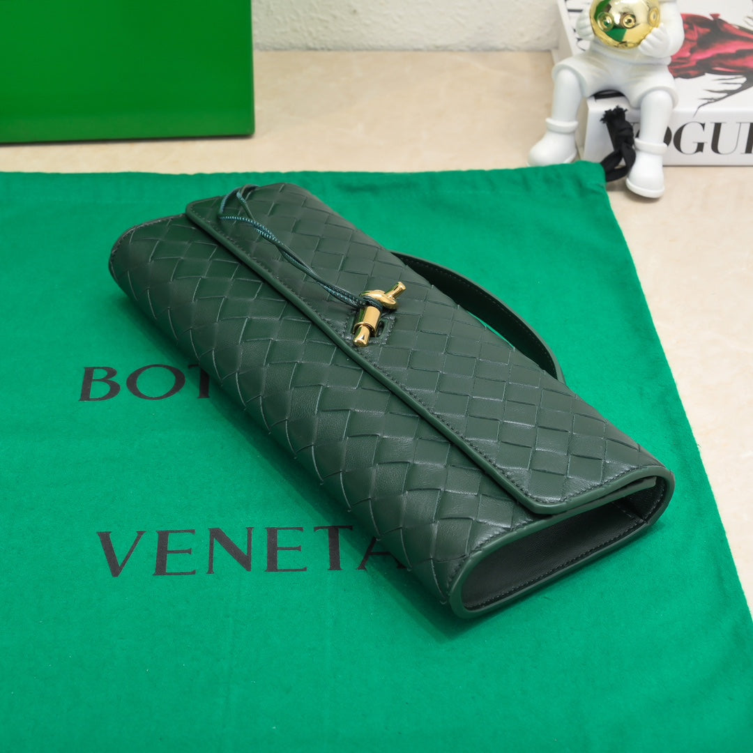 BOTTEGA VENETA Long Clutch Andiamo 31 Dark Green Leather Ghw
