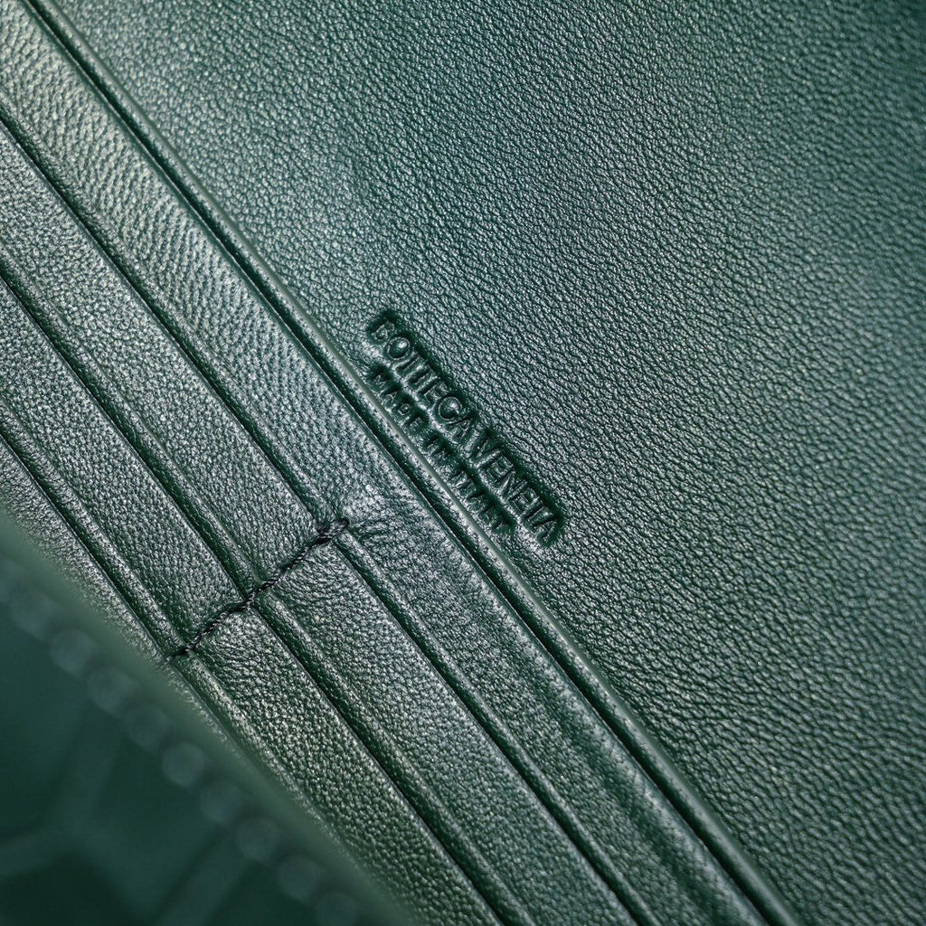 BOTTEGA VENETA Long Clutch Andiamo 31 Dark Green Crocodile Calfskin Ghw