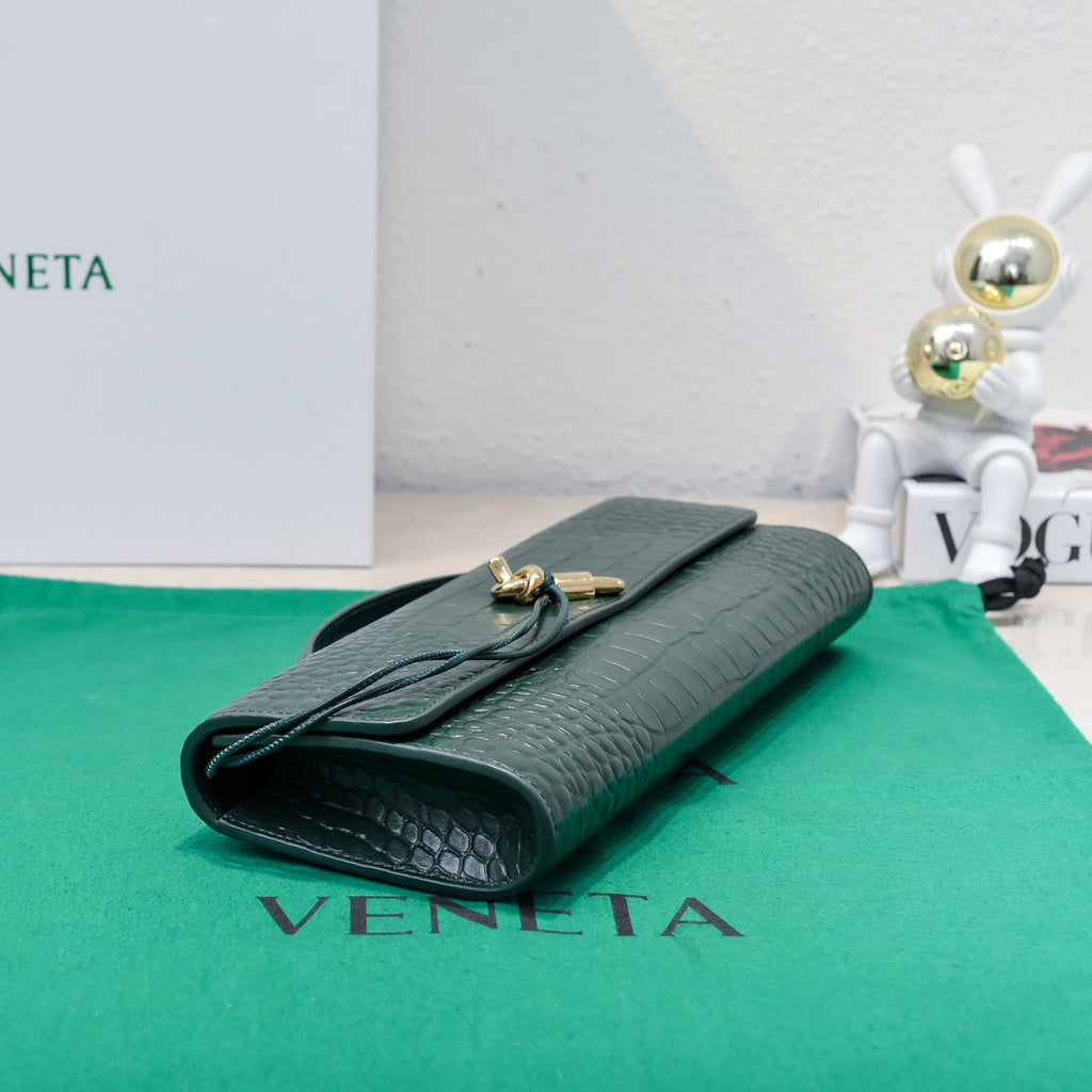 BOTTEGA VENETA Long Clutch Andiamo 31 Dark Green Crocodile Calfskin Ghw