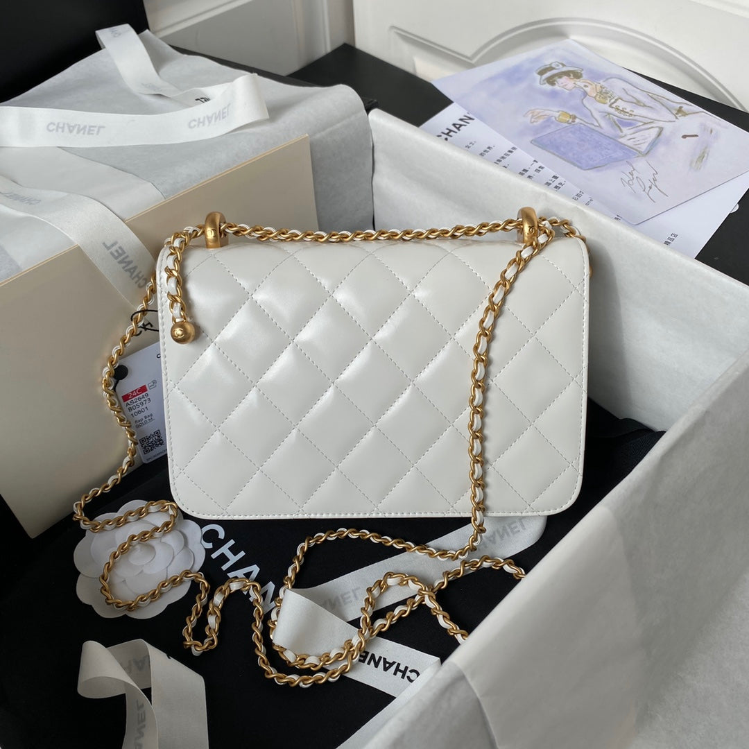 CHANEL FLAP BAG 22 IN WHITE CALFSKIN WITH DOUBLE GOLD BALL