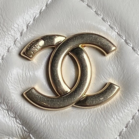 CHANEL BOWLING BAG 29 IN OFF-WHITE CALFSKIN GOLD HARDWARE