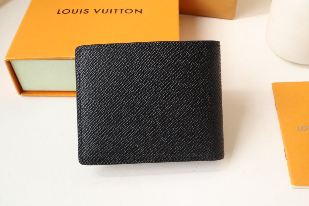 LOUIS VUITTON LV 25S SLENDER WALLET 11 IN BLACK TAIGA CALFSKIN